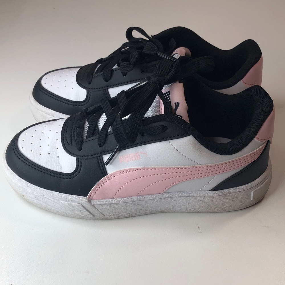 Puma Kids Sneakers Black and White with Pink Accents Little Girls Size 2 EUC - Picture 5 of 9